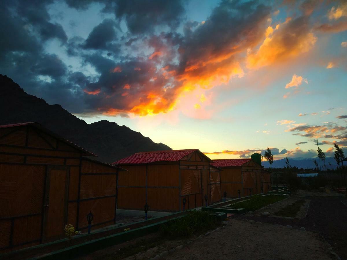 Neryok'S Indus View Hotel Chimre Exterior photo