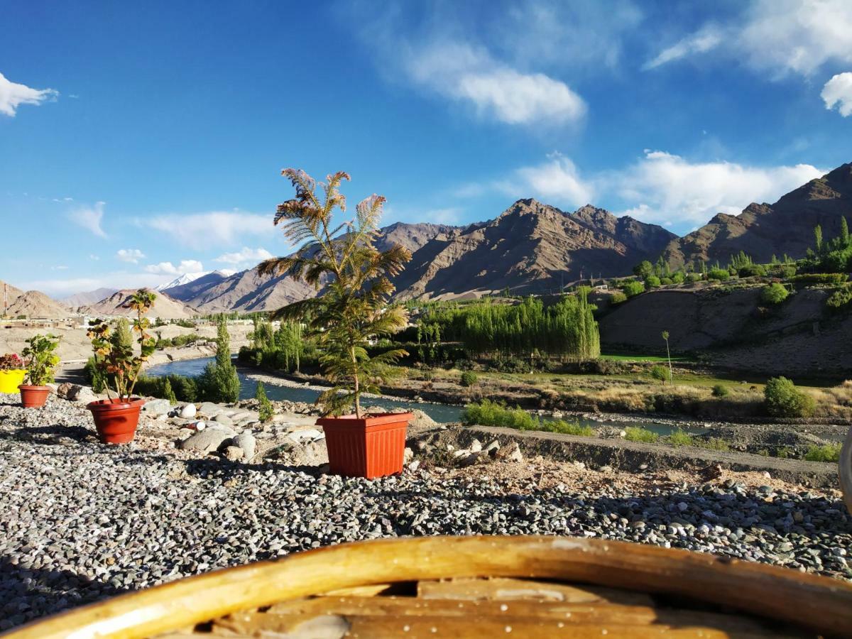 Neryok'S Indus View Hotel Chimre Exterior photo